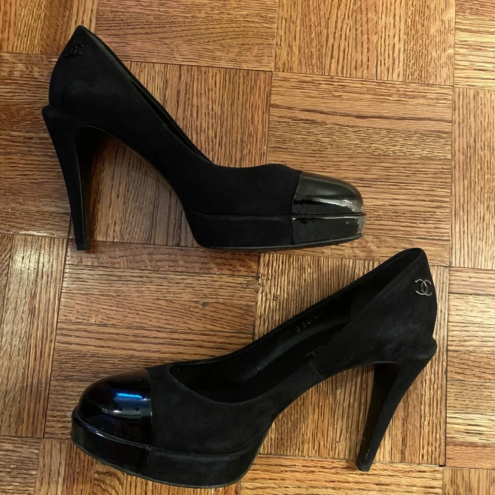 Chanel Black Suede Platform Pumps - Picture 2 of 6